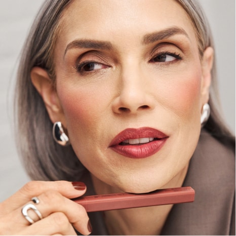 How To Blush Basics Natural vs Pop of Color Bobbi Brown Cosmetics